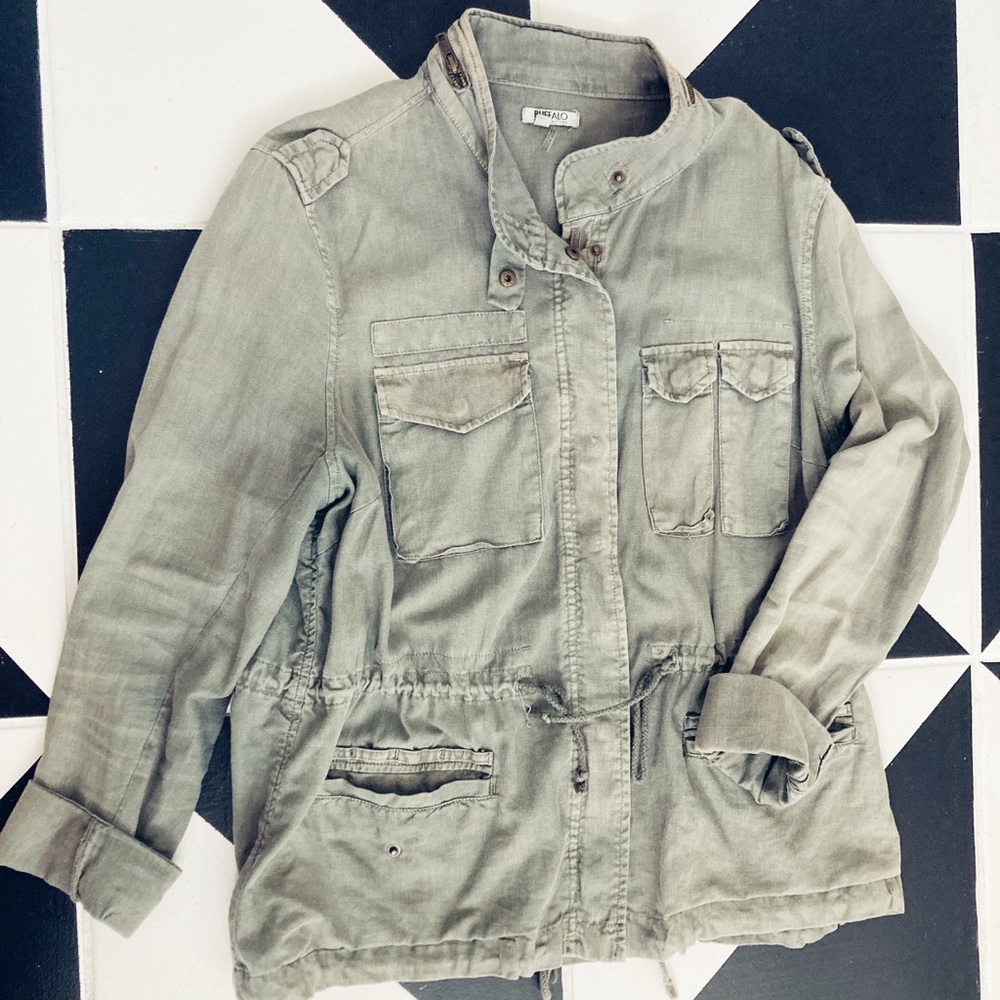 Buffalo lightweight utility jacket with drawstring waist, size L